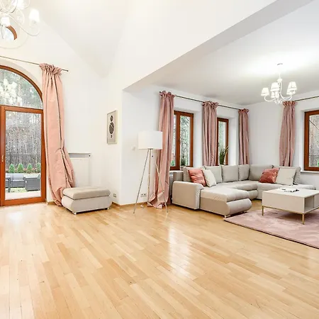 Villa Lumina I Premium House 253m2 I 12 Guests I Parking I 2 Bathrooms I Terrace Warszawa