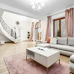 Villa Lumina Luxury House In