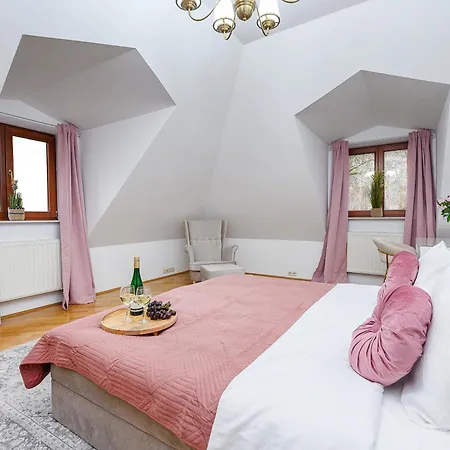 Lumina Luxury House In Villa